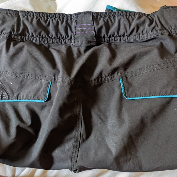 Dakine shorts - Picture 4 of 6